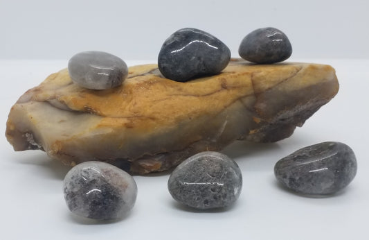Garden Quartz Tumbled Stone